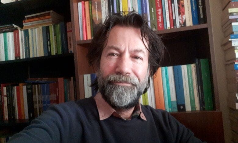 DİLİN KÜLLERİYLE YAZMAK